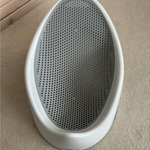 Gray Baby Bath Support with Non-Slip Mesh